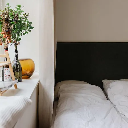 2br 1 Min From S-train Lejlighed København