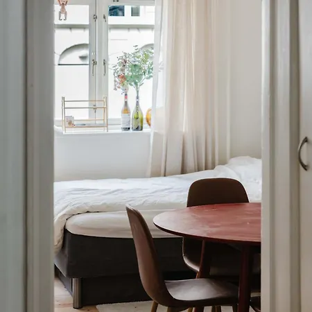 2br 1 Min From S-train *