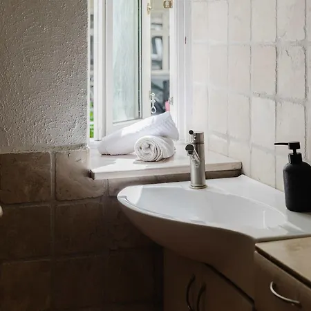 2br 1 Min From S-train København