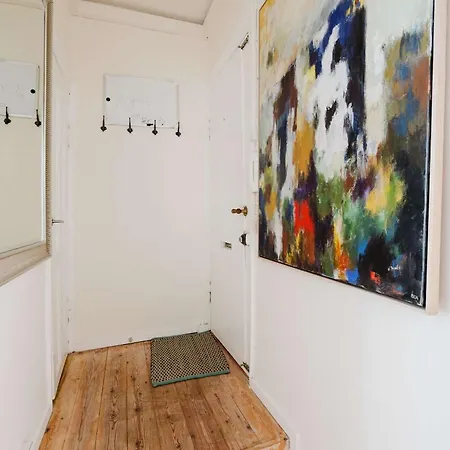2br 1 Min From S-train Lejlighed
