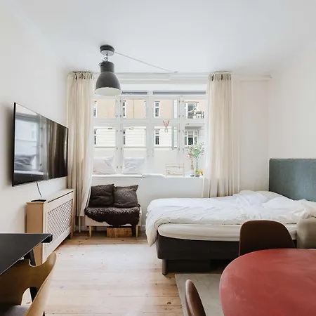 Lejlighed 2br 1 Min From S-train